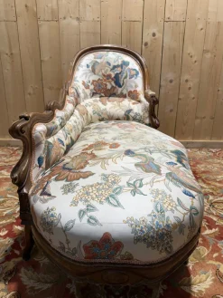 Louis Philippe Chaiselongue aus geschnitztem Nussholz