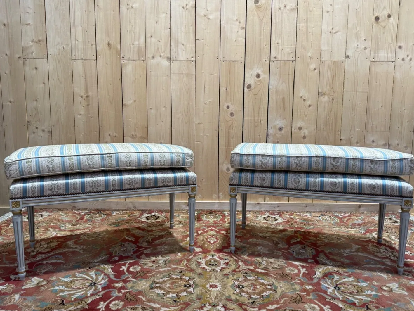 Louis XVI Bänke aus Lackiertem & Vergoldetem Holz, 1970er