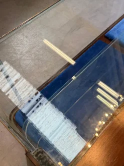 Mahagoni Ladenvitrine mit Schiebetüren aus Glas