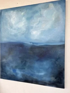 Marilina Marchica, Blaue Landschaft, 2024, Öl auf Leinwand