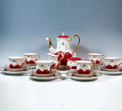 Meissen B-Form Kaffeeservice für 6 Personen mit Lila, Vergoldetem und Blumendekor, 20. Jahrhundert, 22 Set