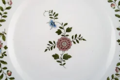 Meissen Teller aus handbemaltem Porzellan mit floraler Dekoration
