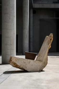 Meulière Stone Sessel von Frédéric Saulou