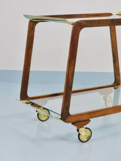 Mid-Century Barwagen aus Nussholz & Messing von Oswald Haerdtl, 1950er