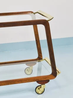 Mid-Century Barwagen aus Nussholz & Messing von Oswald Haerdtl, 1950er