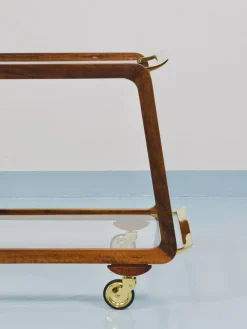 Mid-Century Barwagen aus Nussholz & Messing von Oswald Haerdtl, 1950er