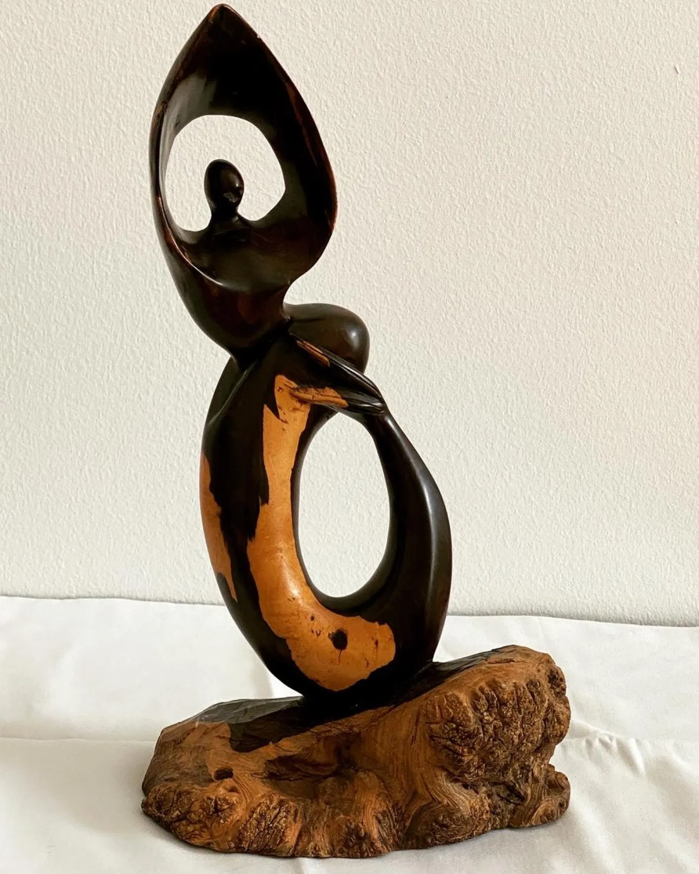 Mid-Century Ebenholz Handbemalte Meerjungfrau Skulptur, 1968