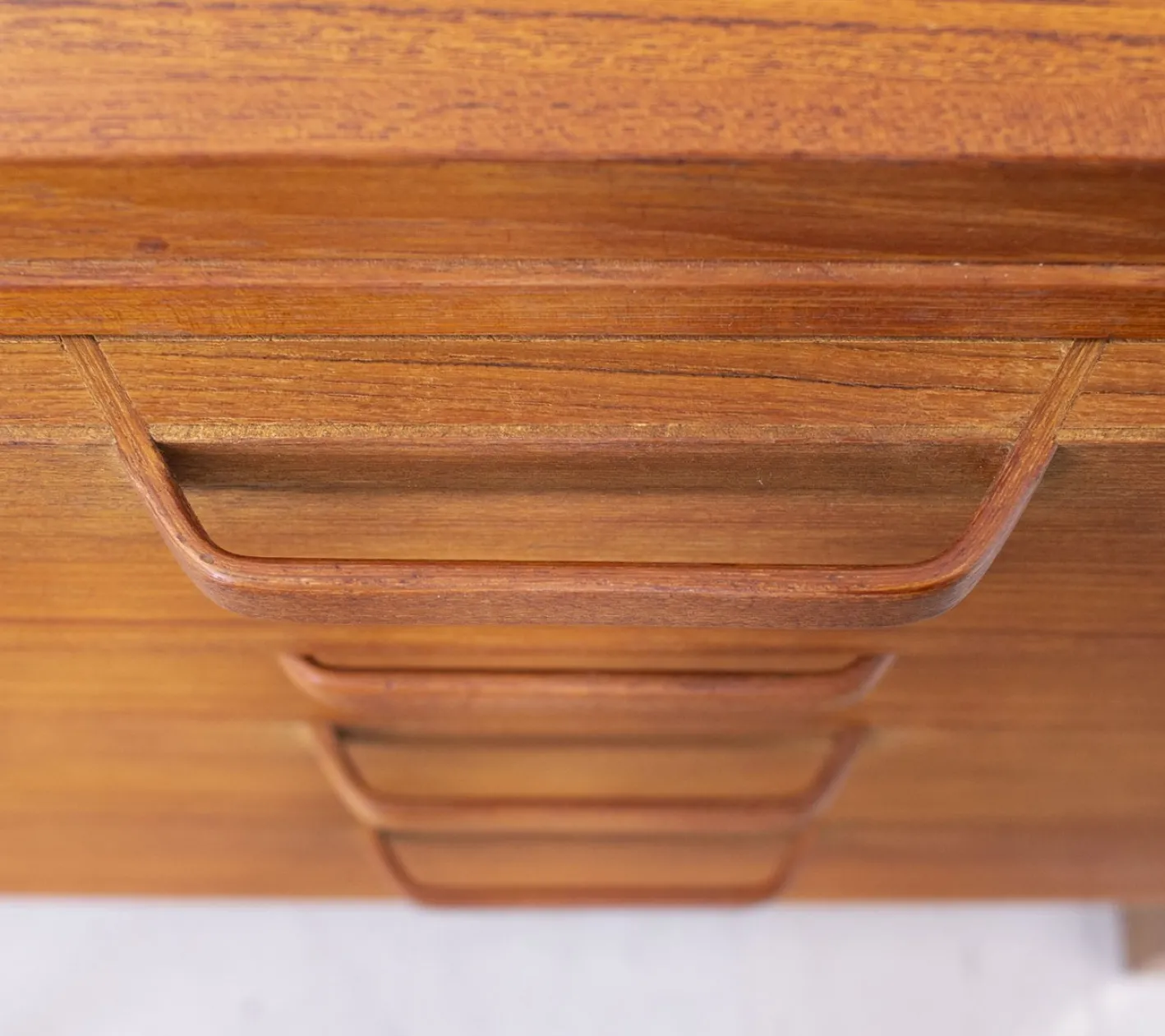 Mid-Century Frisiertisch aus Teak von Gordon Russell, 1960er