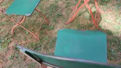 Mid-Century Gartentisch & Stühle aus lackiertem Eisen im Used-Look, 3 . Set
