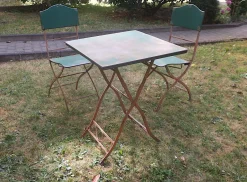 Mid-Century Gartentisch & Stühle aus lackiertem Eisen im Used-Look, 3 . Set