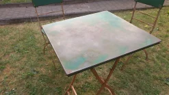 Mid-Century Gartentisch & Stühle aus lackiertem Eisen im Used-Look, 3 . Set
