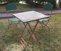 Mid-Century Gartentisch & Stühle aus lackiertem Eisen im Used-Look, 3 . Set