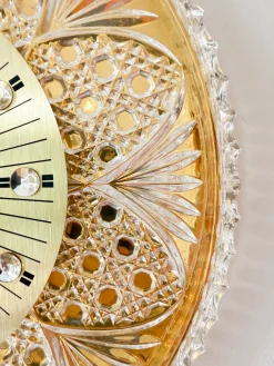 Mid-Century Hollywood Regency Wanduhr aus Kristallglas & 24 Karat Vergoldet von Junghans & Joska Waldglashütte, Deutschland, 1960er-1970er
