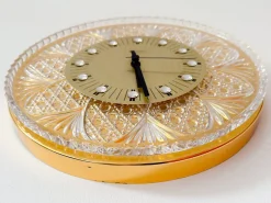 Mid-Century Hollywood Regency Wanduhr aus Kristallglas & 24 Karat Vergoldet von Junghans & Joska Waldglashütte, Deutschland, 1960er-1970er