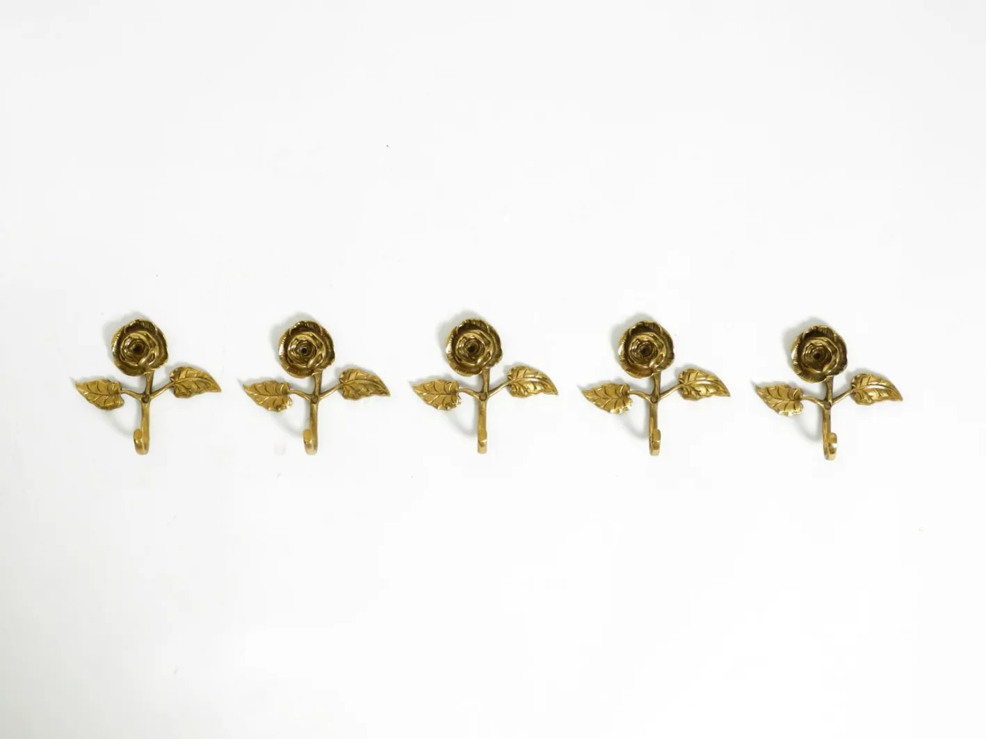 Mid-Century Kleiderhaken aus Messing in Rosen-Optik, 1950er, 5er Set