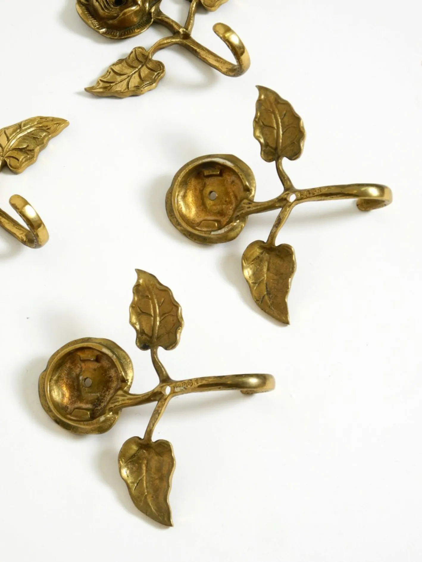 Mid-Century Kleiderhaken aus Messing in Rosen-Optik, 1950er, 5er Set