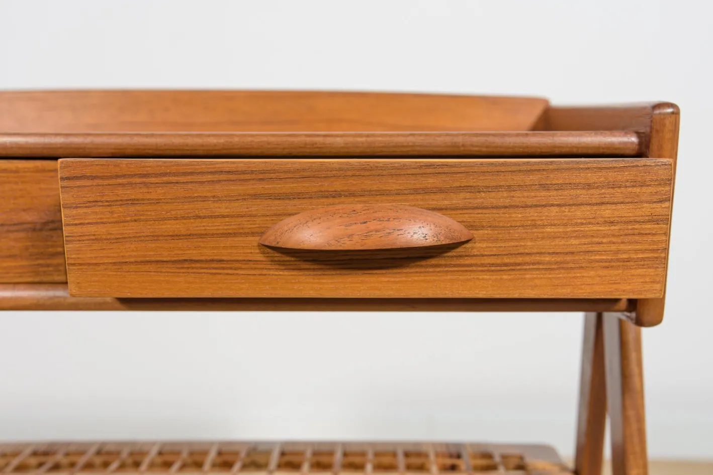 Mid-Century Konsolentisch aus Teak & Rattan von Søren Rasmussen, Dänemark, 1960er