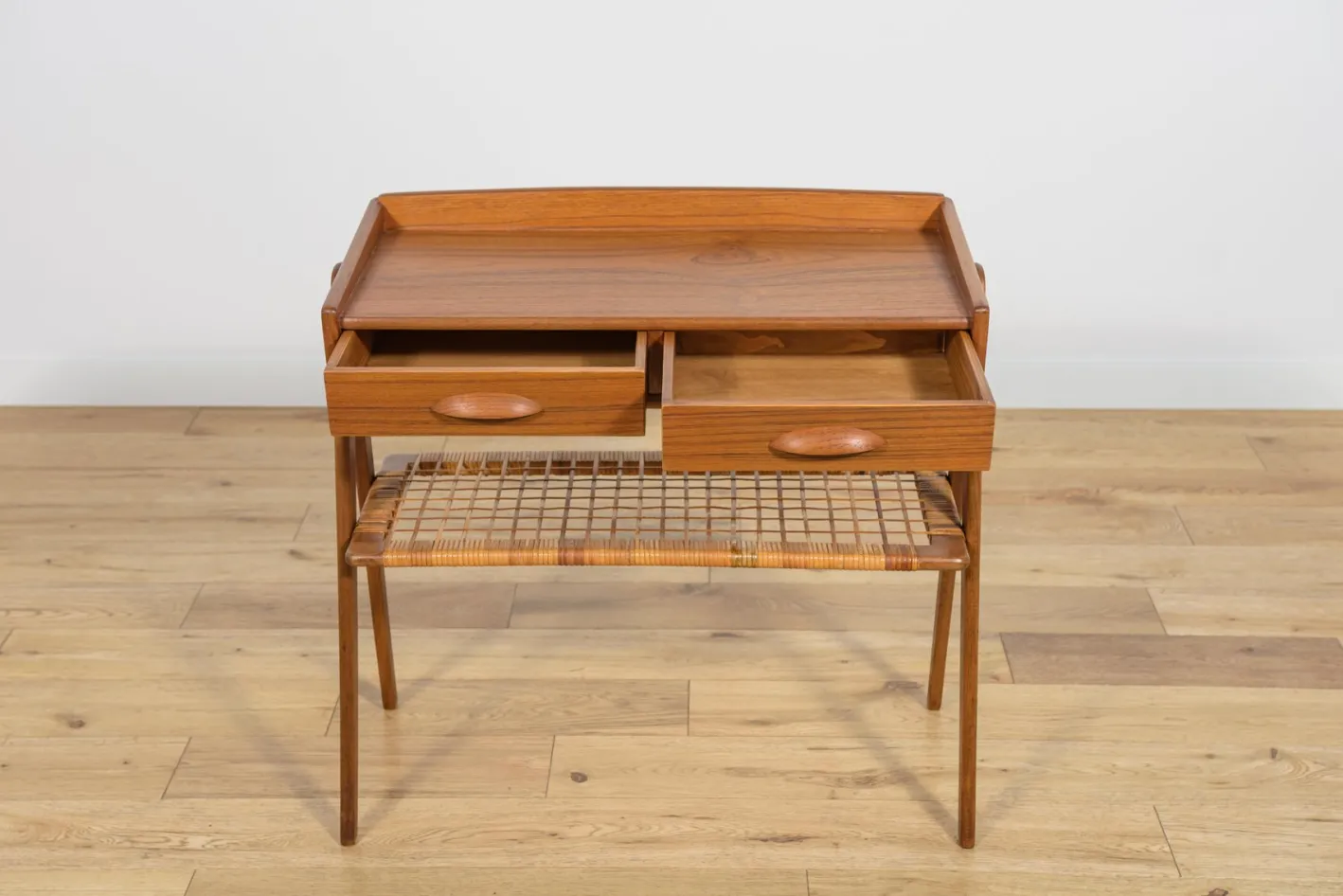 Mid-Century Konsolentisch aus Teak & Rattan von Søren Rasmussen, Dänemark, 1960er