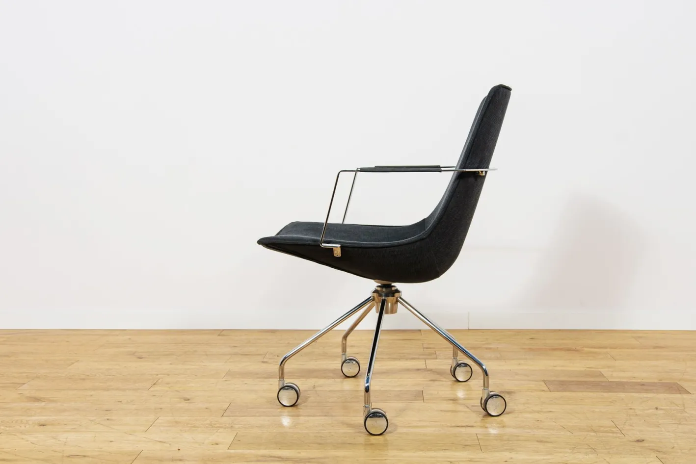 Mid-Century Modern Comet Konferenzstühle von Gunilla Allard für Lammhults, Sweden, 1990er, 8er Set