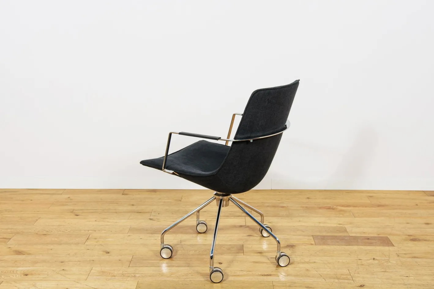 Mid-Century Modern Comet Konferenzstühle von Gunilla Allard für Lammhults, Sweden, 1990er, 8er Set