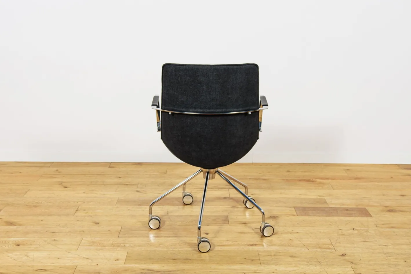 Mid-Century Modern Comet Konferenzstühle von Gunilla Allard für Lammhults, Sweden, 1990er, 8er Set