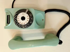 Mid-Century Modernes Telefon von Safnat Milano, 1970er