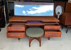Mid-Century Modern Fresco Frisiertisch & Hocker aus Teak von G-Plan, 2er Set