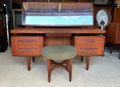 Mid-Century Modern Fresco Frisiertisch & Hocker aus Teak von G-Plan, 2er Set