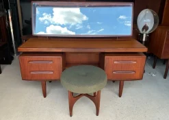 Mid-Century Modern Fresco Frisiertisch & Hocker aus Teak von G-Plan, 2er Set
