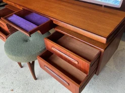 Mid-Century Modern Fresco Frisiertisch & Hocker aus Teak von G-Plan, 2er Set