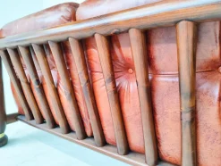 Mid-Century Modern Leder & Holz Sofa, Sessel & Tisch, Italien, 1970er, 4er Set