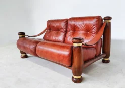 Mid-Century Modern Leder & Holz Sofa, Sessel & Tisch, Italien, 1970er, 4er Set