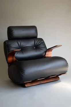 Mid-Century Modern Schaukelstuhl aus Schichtholz & Leder