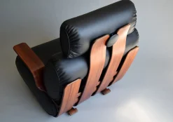 Mid-Century Modern Schaukelstuhl aus Schichtholz & Leder