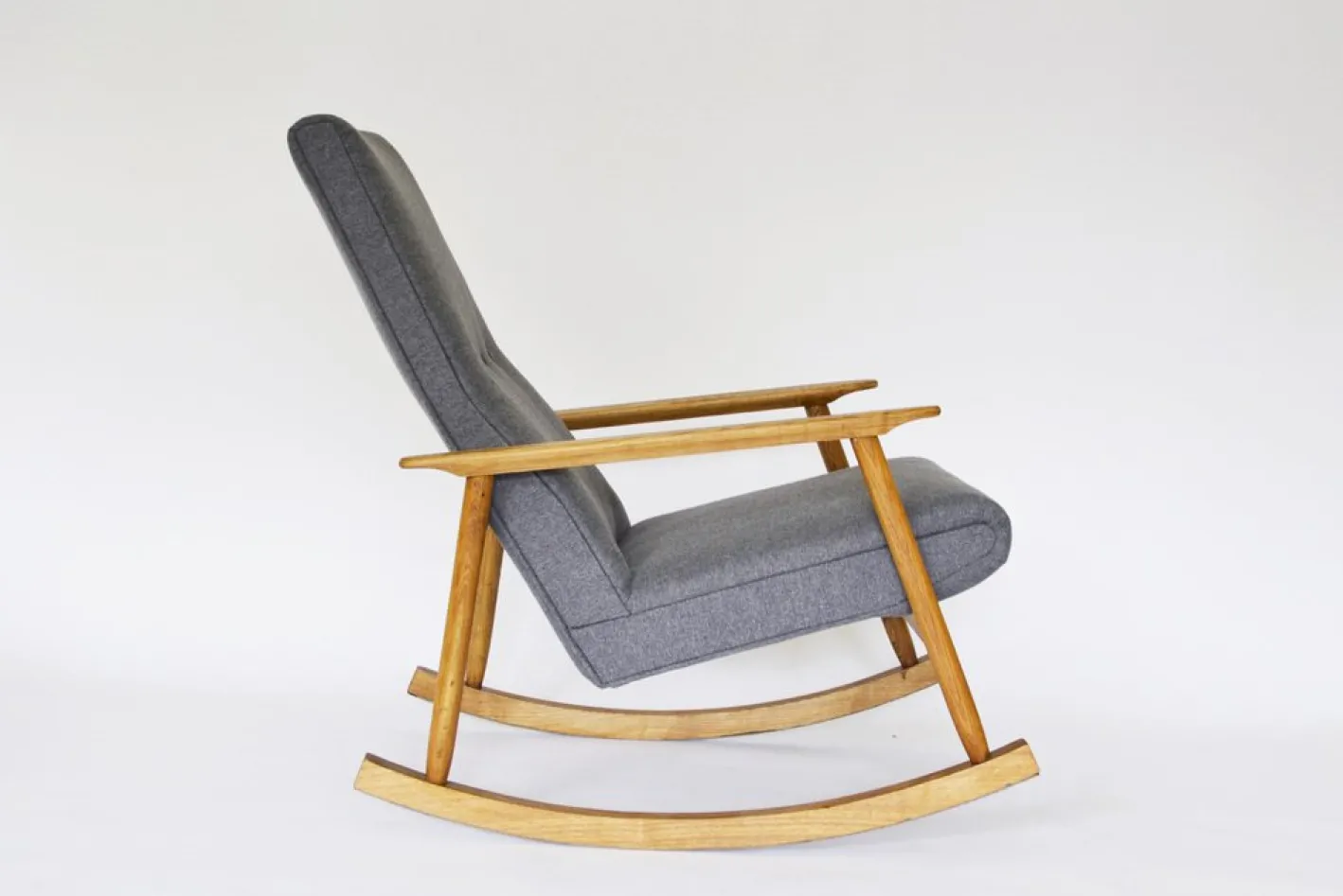 Mid-Century Modern Schaukelstuhl von Valerija Ema Cukermanienė, 1960er