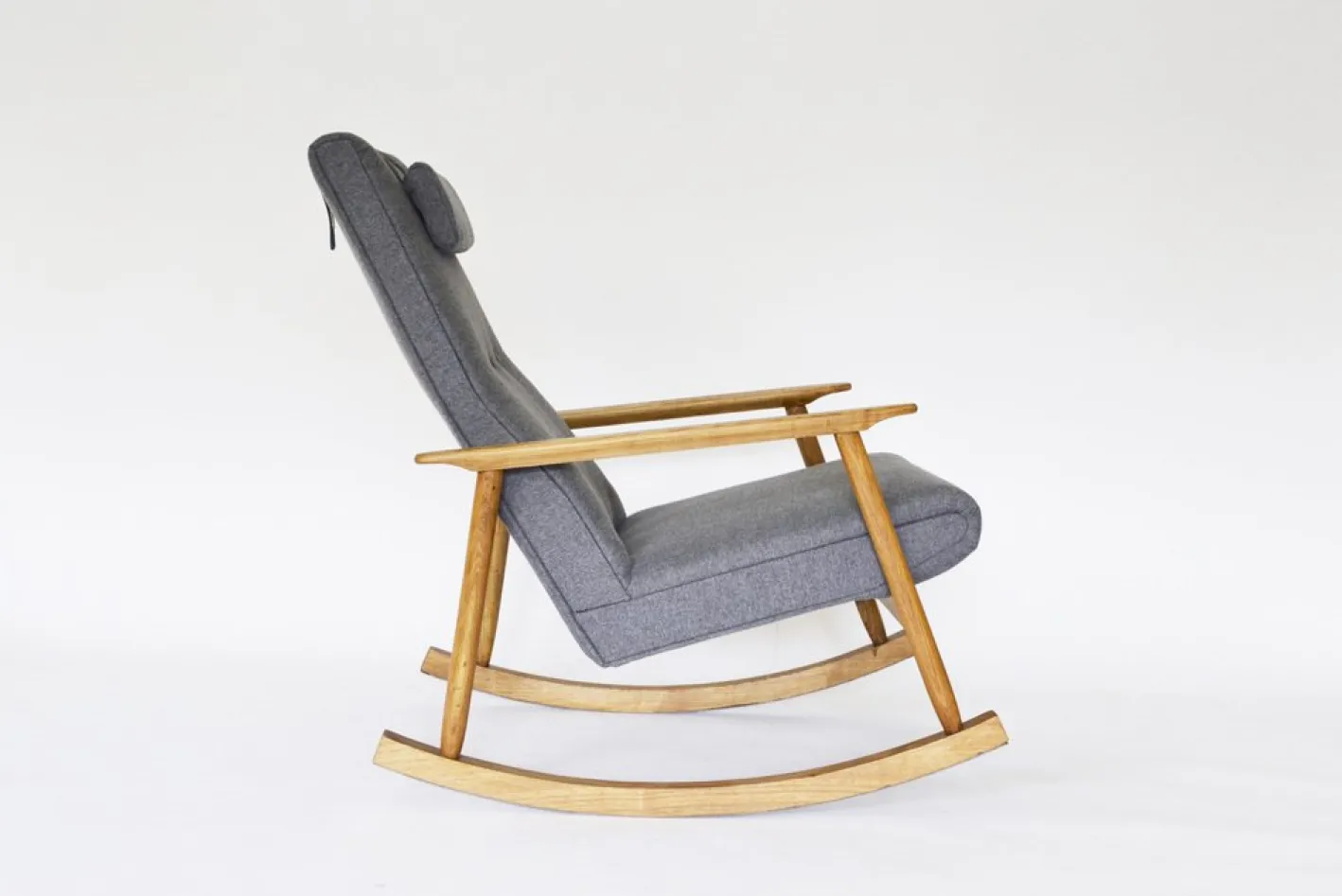 Mid-Century Modern Schaukelstuhl von Valerija Ema Cukermanienė, 1960er