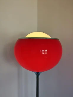 Mid-Century Modern Stehlampe von Guzzini, 1960er