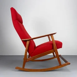 Mid-Century Modern Teak Schaukelstuhl mit rostroter Wolle, 1960er