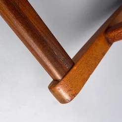 Mid-Century Modern Teak Schaukelstuhl mit rostroter Wolle, 1960er