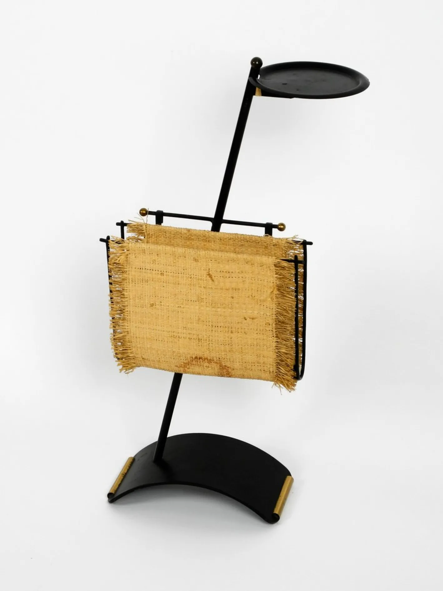 Mid-Century Modern Zeitungsständer mit schwerem Metallregal