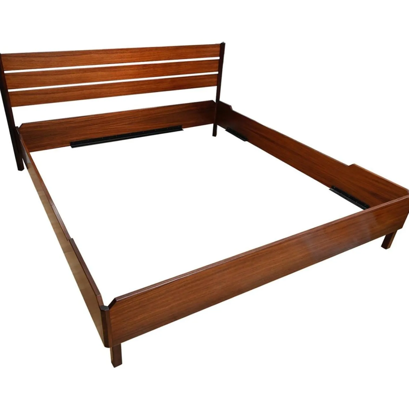 Mid-Century Palisander Bett von Poggi, 1960er