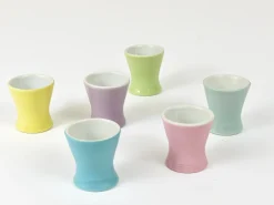 Mid-Century Pastell Gänseblümchen Porzellan Eierbecher von Lilien, Österreich, 1950er, 6 . Set