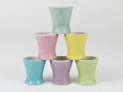Mid-Century Pastell Gänseblümchen Porzellan Eierbecher von Lilien, Österreich, 1950er, 6 . Set