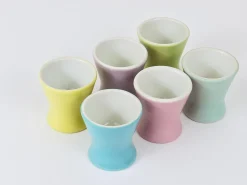 Mid-Century Pastell Gänseblümchen Porzellan Eierbecher von Lilien, Österreich, 1950er, 6 . Set