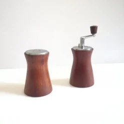 Mid-Century Salzstreuer & Pfeffermühle von Deve, Niederlande, 1960er, 2er Set