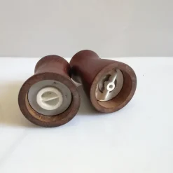 Mid-Century Salzstreuer & Pfeffermühle von Deve, Niederlande, 1960er, 2er Set