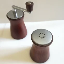 Mid-Century Salzstreuer & Pfeffermühle von Deve, Niederlande, 1960er, 2er Set