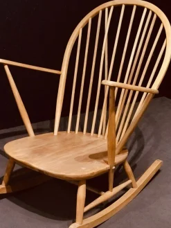 Mid-Century Schaukelstuhl aus Hellem Ulmenholz von Lucian Ercolani für Ercol