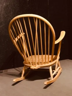 Mid-Century Schaukelstuhl aus Hellem Ulmenholz von Lucian Ercolani für Ercol