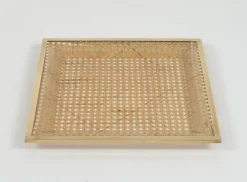 Mid-Century Serviertablett aus Acrylglas, Rattan & Messing im Stil von Dior Home, Italien, 1970er